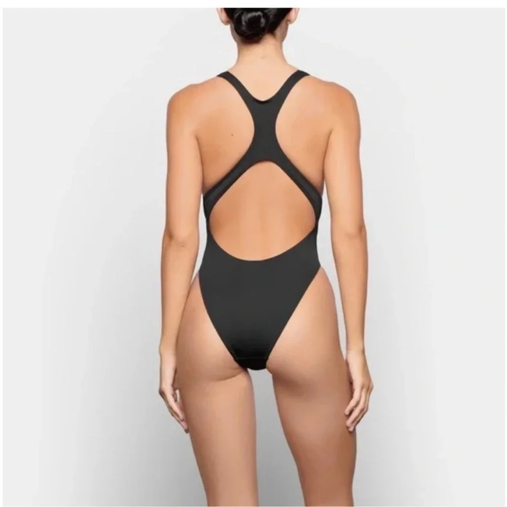 - NWT SKIMS (B13) Cut Out Monokini - Onyx Size 2X